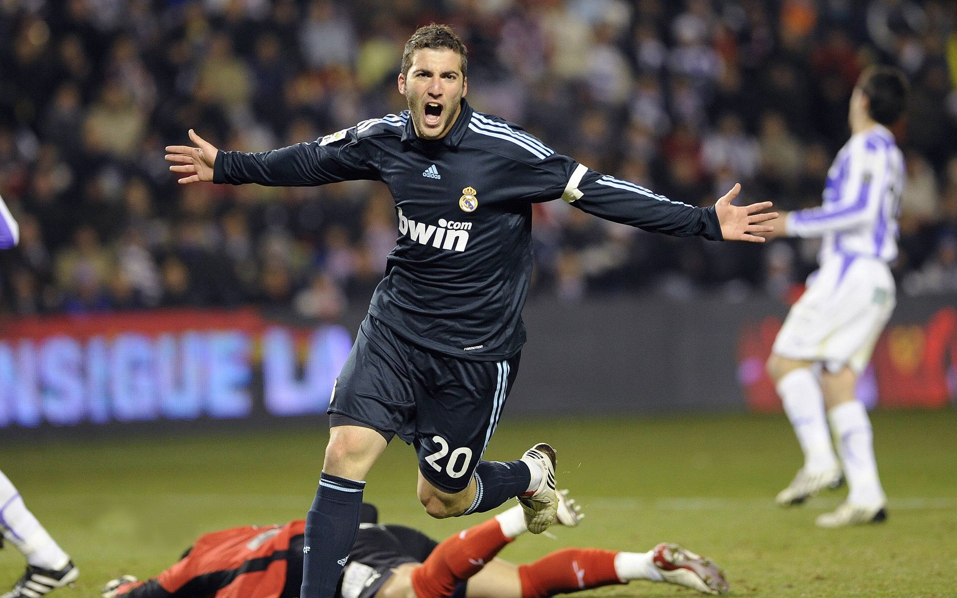 美因茨获得宝贵三分,摆脱降级区,美因茨历史